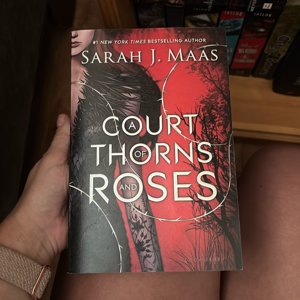 A Court of Thorns and Roses original cover